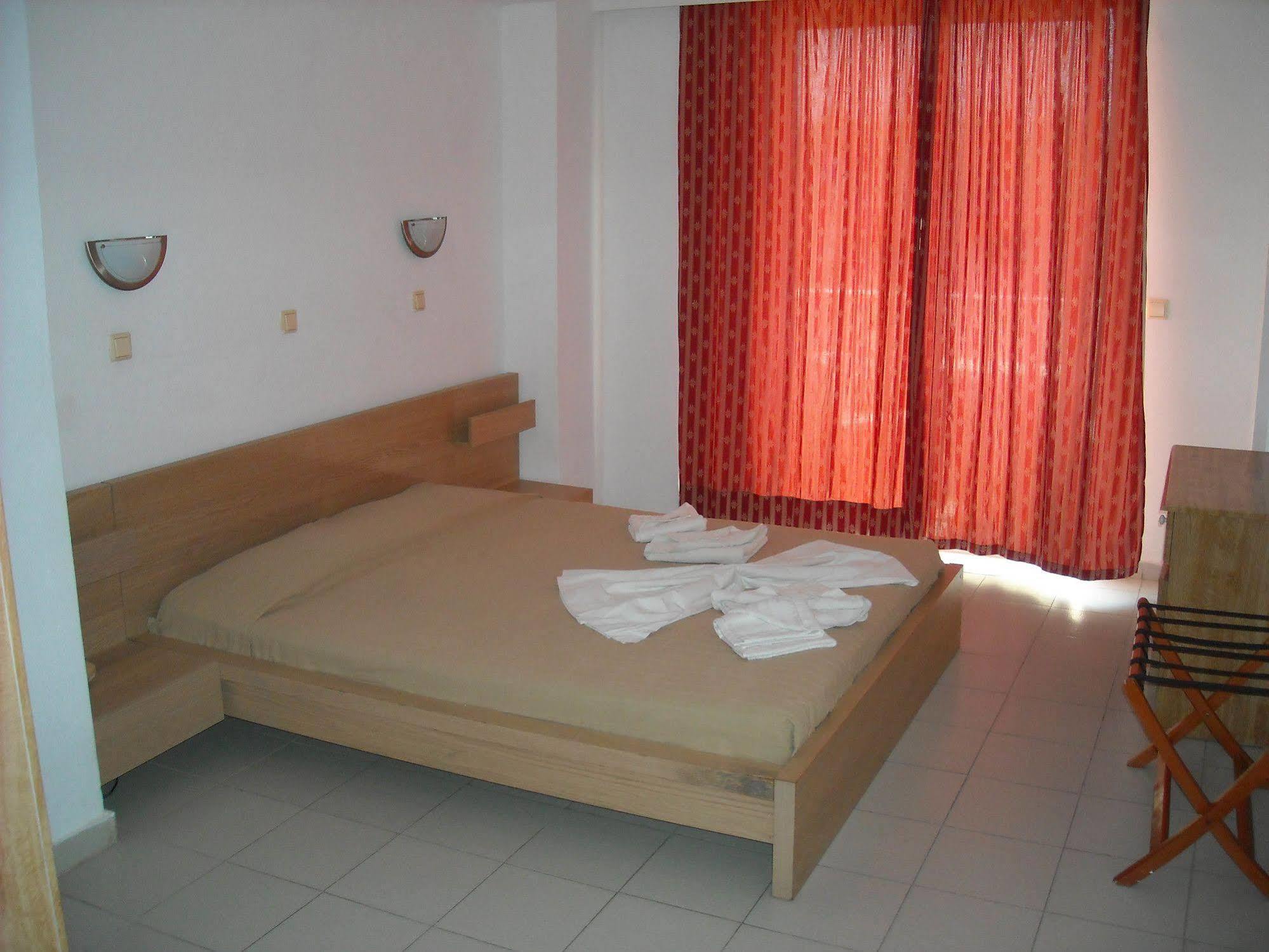 Thalia Hotel Pefki Buitenkant foto