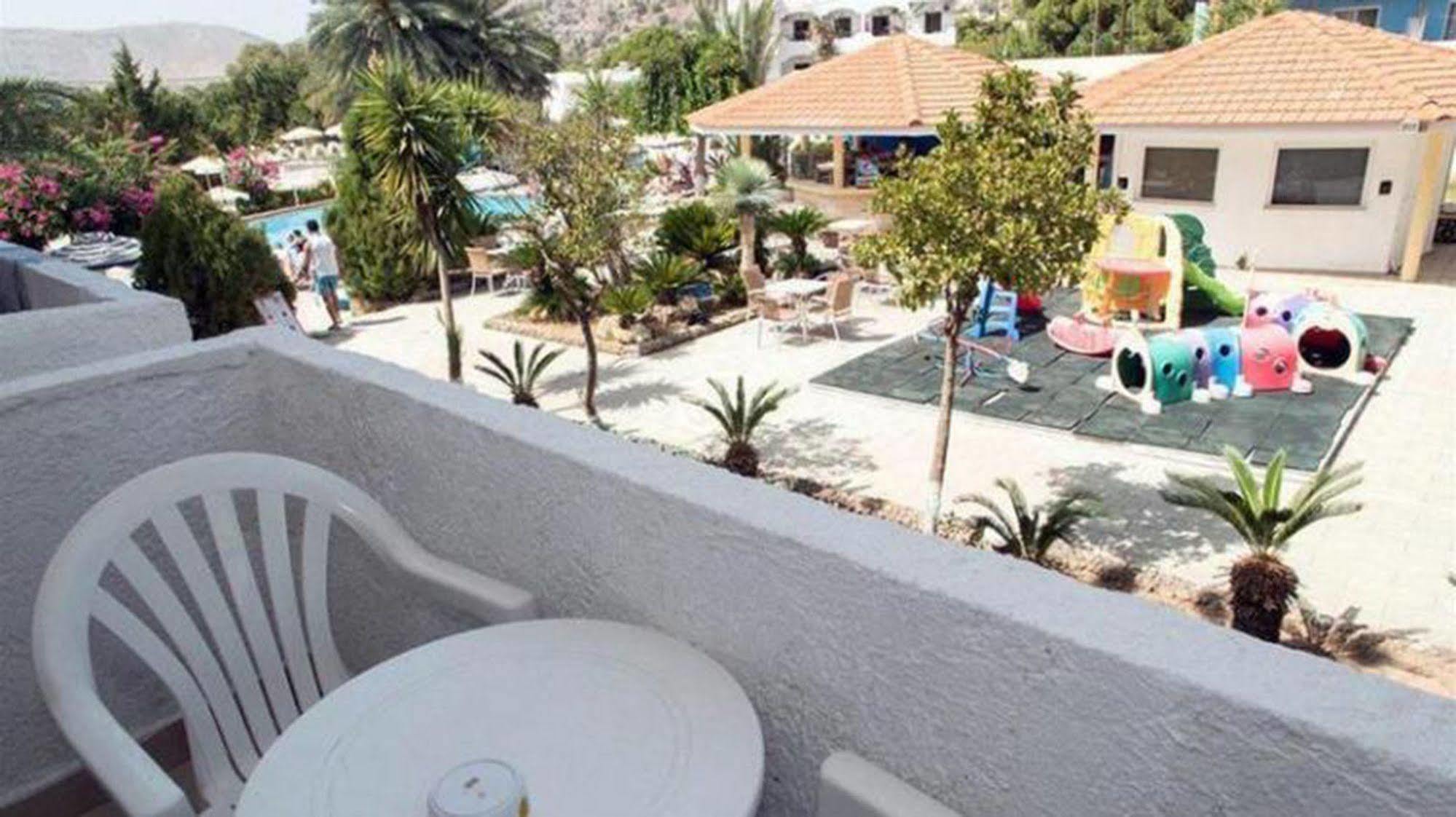 Thalia Hotel Pefki Buitenkant foto